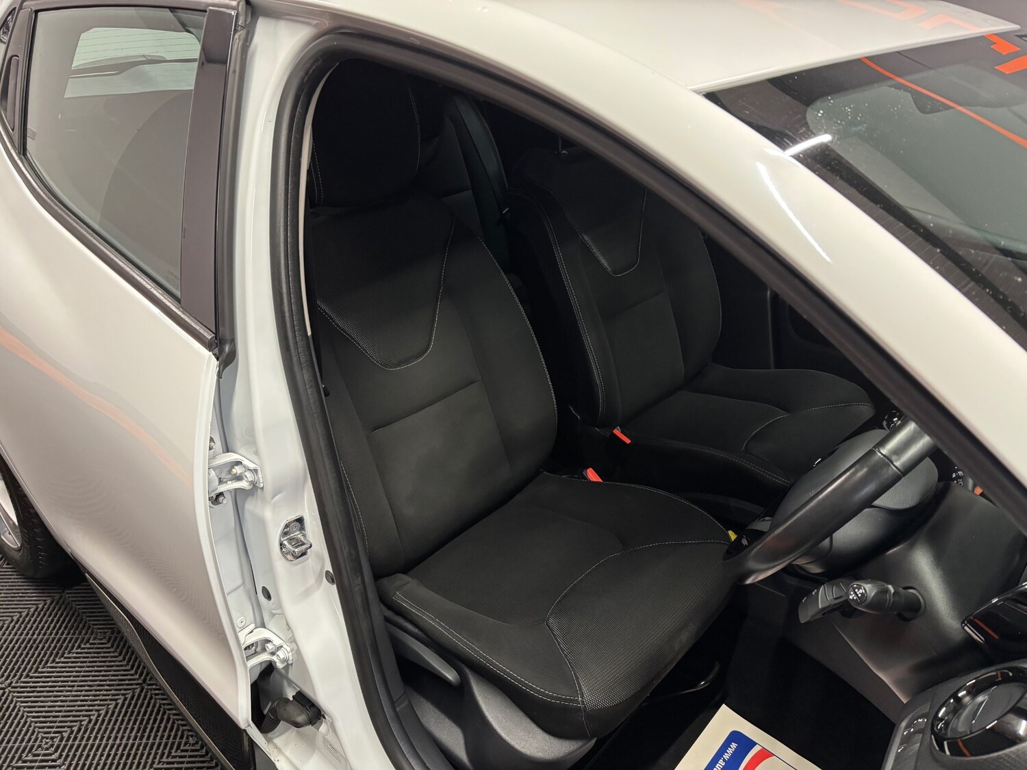 Used Renault Clio 2016 for sale - 77609480: Photo 44