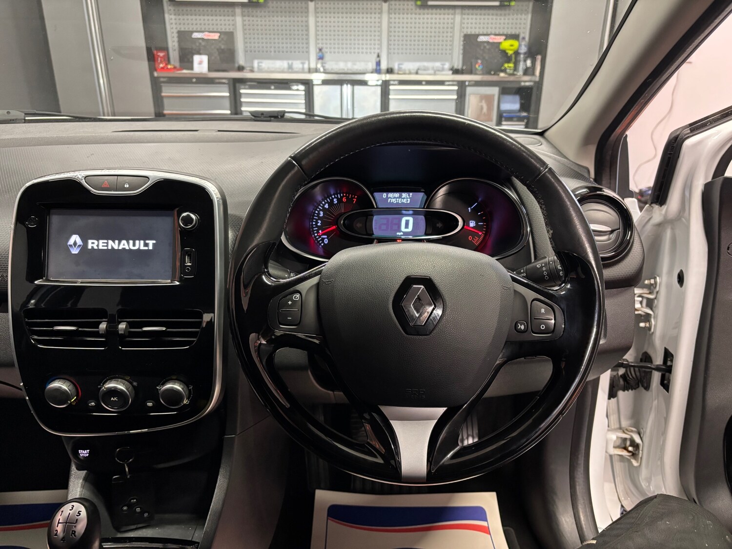 Used Renault Clio 2016 for sale - 77609480: Photo 47