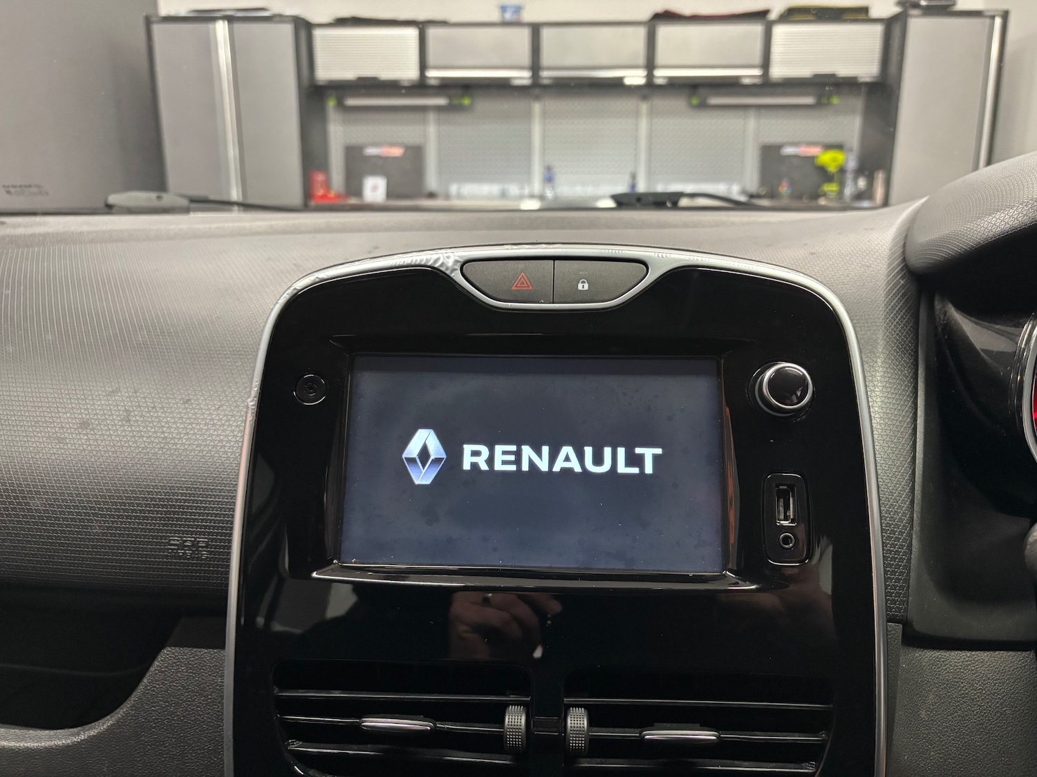 Used Renault Clio 2016 for sale - 77609480: Photo 48