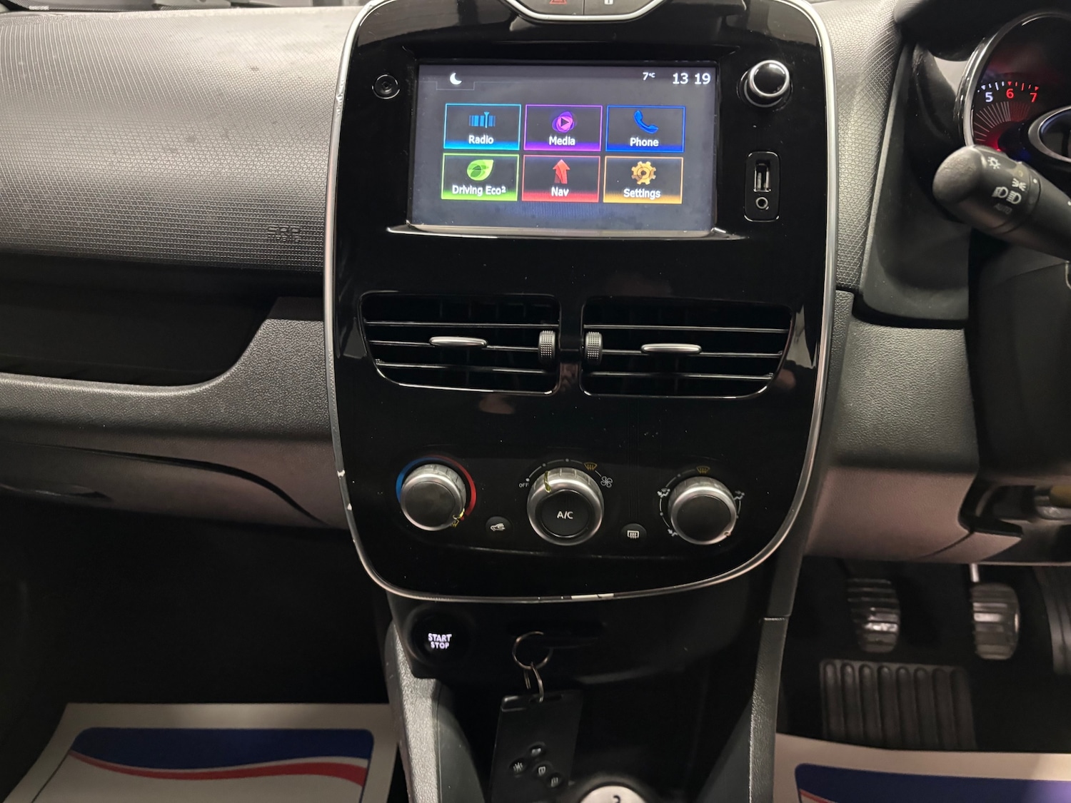 Used Renault Clio 2016 for sale - 77609480: Photo 50