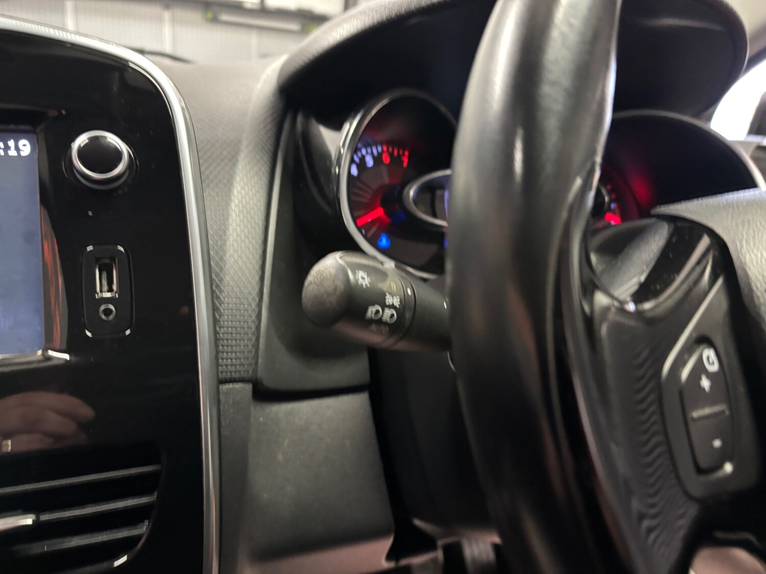 Used Renault Clio 2016 for sale - 77609480: Photo 52