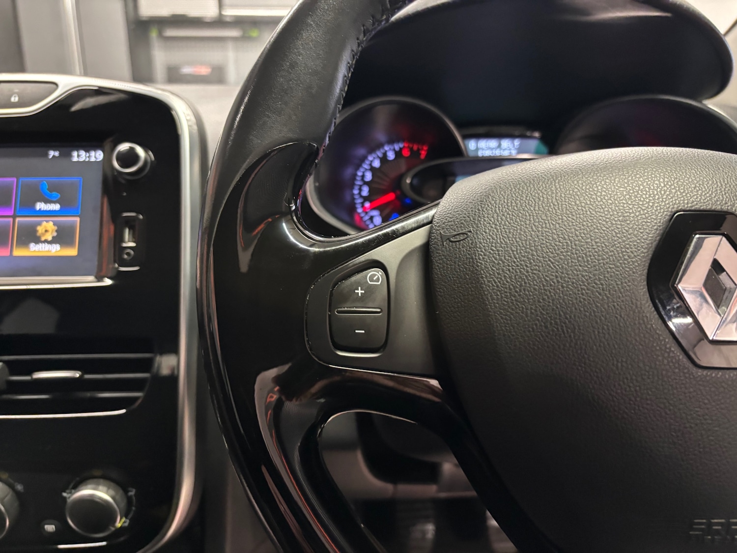 Used Renault Clio 2016 for sale - 77609480: Photo 53