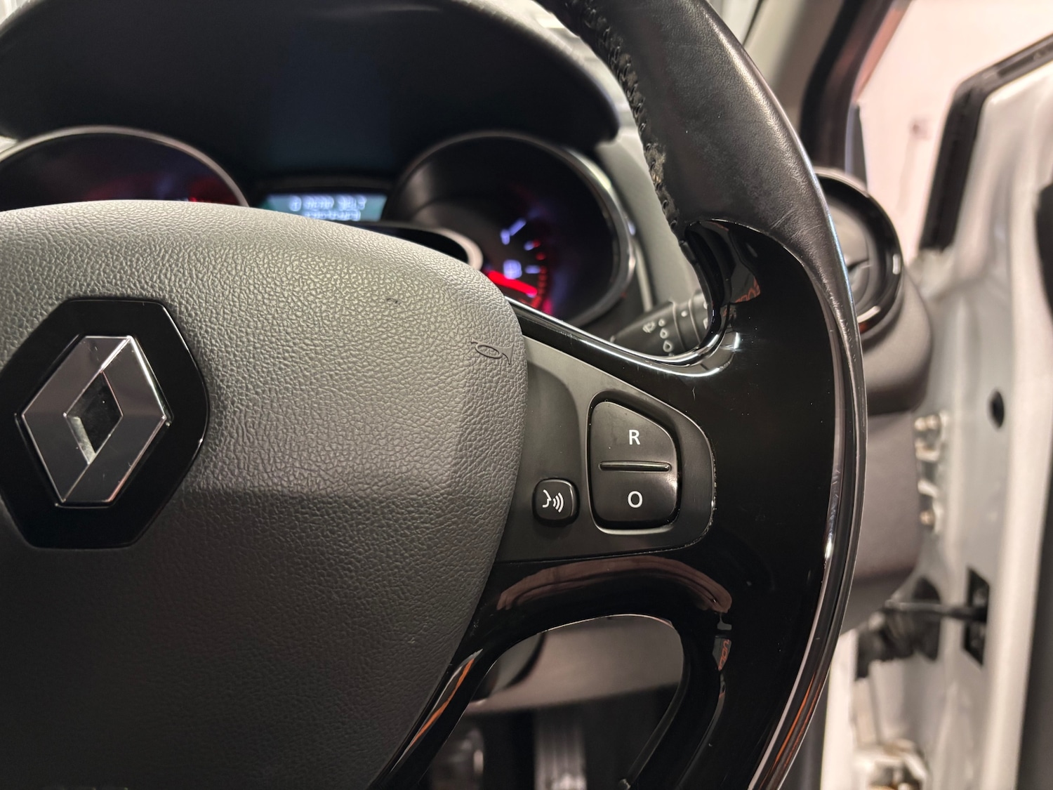 Used Renault Clio 2016 for sale - 77609480: Photo 54