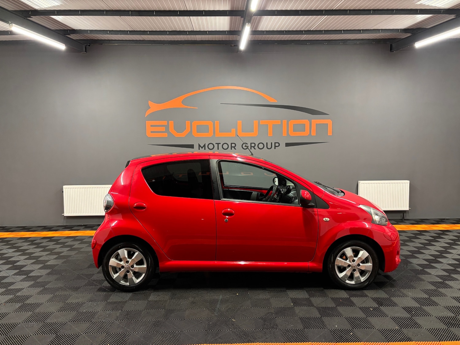 Used Toyota AYGO 2013 for sale - 76168439: Photo 3
