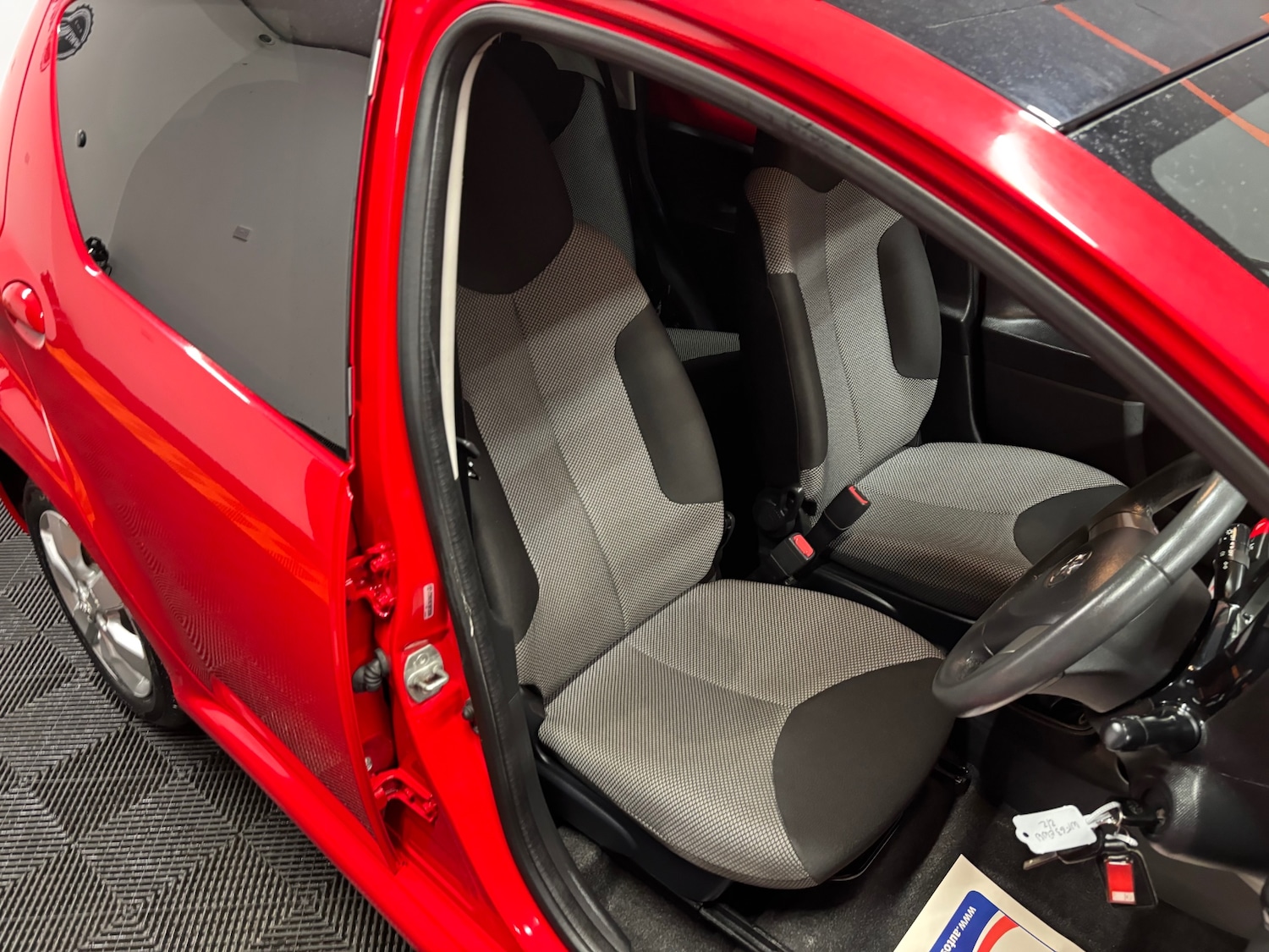 Used Toyota AYGO 2013 for sale - 76168439: Photo 38