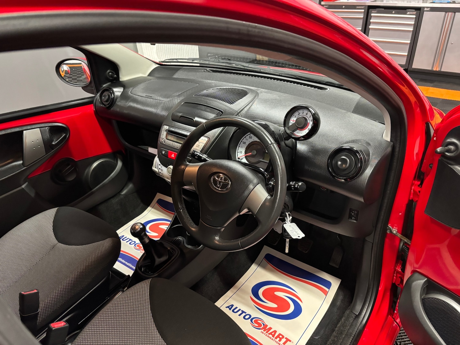 Used Toyota AYGO 2013 for sale - 76168439: Photo 39