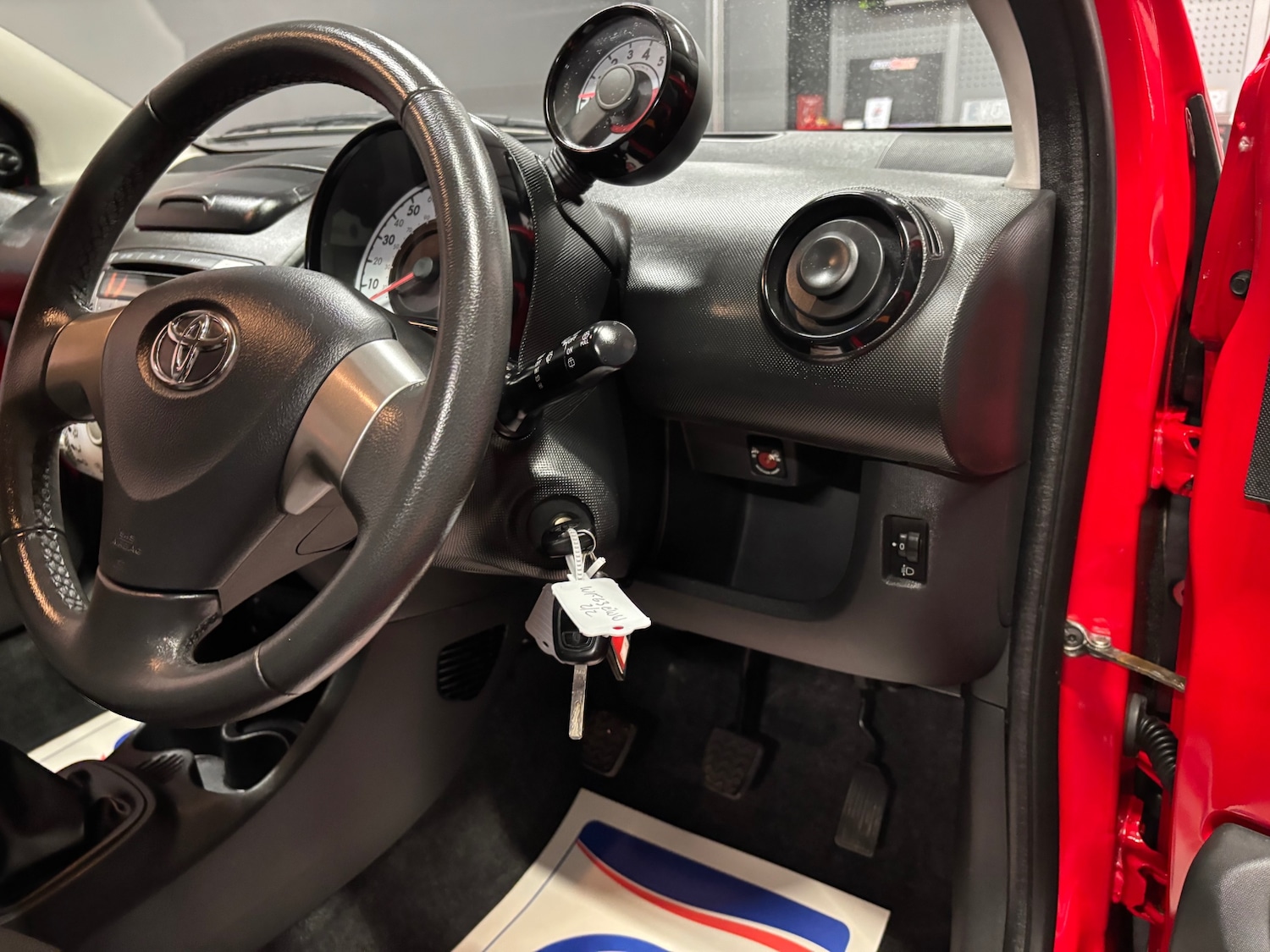 Used Toyota AYGO 2013 for sale - 76168439: Photo 40