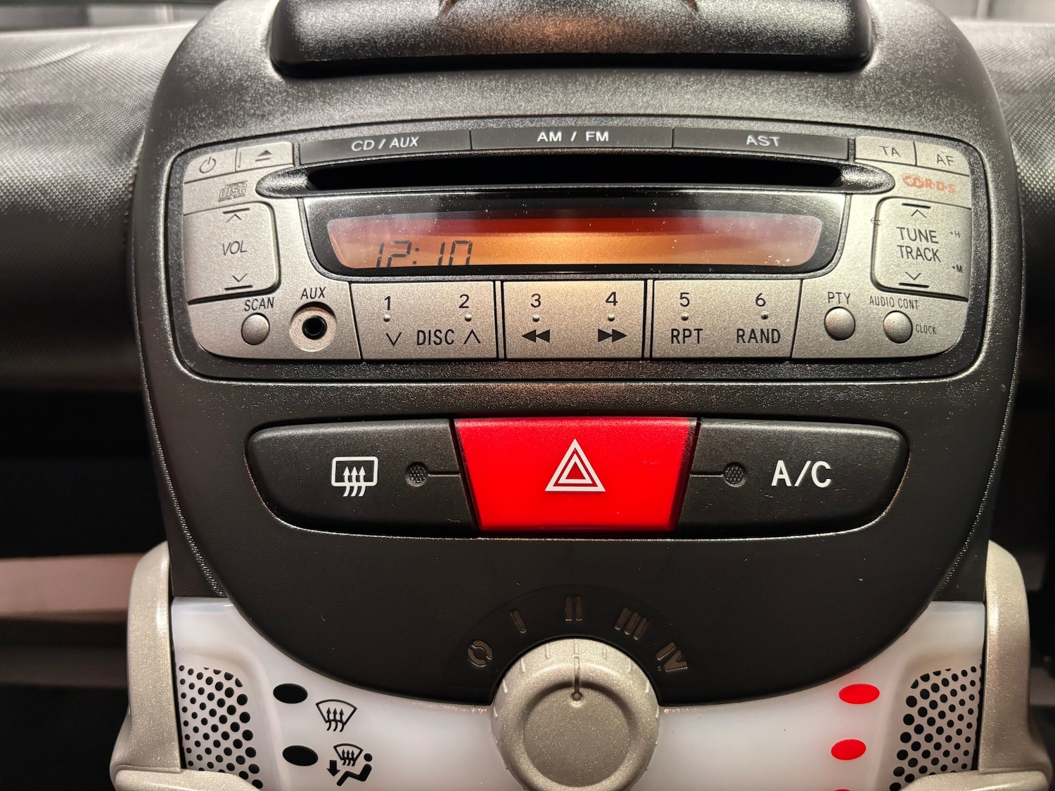 Used Toyota AYGO 2013 for sale - 76168439: Photo 44