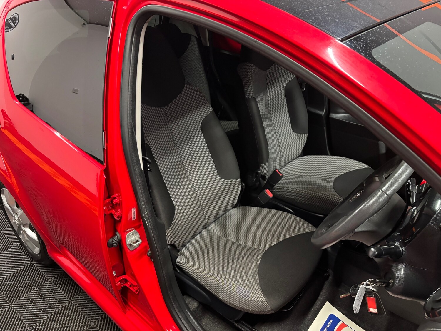 Used Toyota AYGO 2013 for sale - 76168439: Photo 51