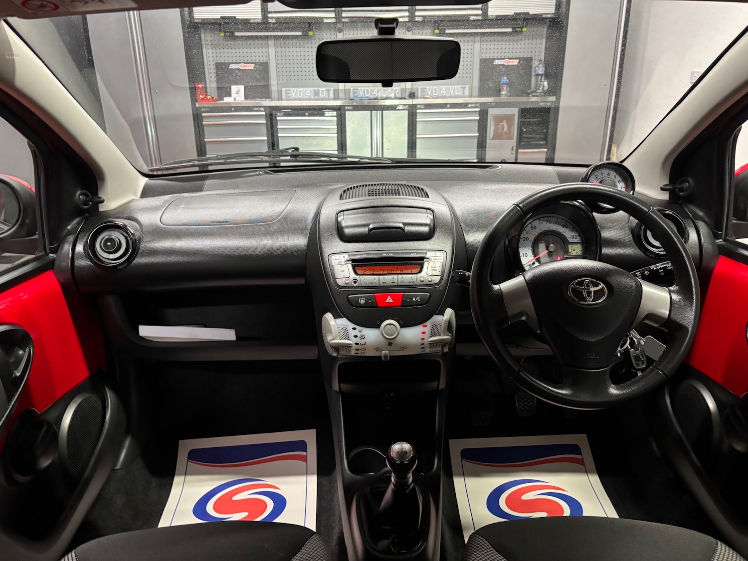 Used Toyota AYGO 2013 for sale - 76168439: Photo 65