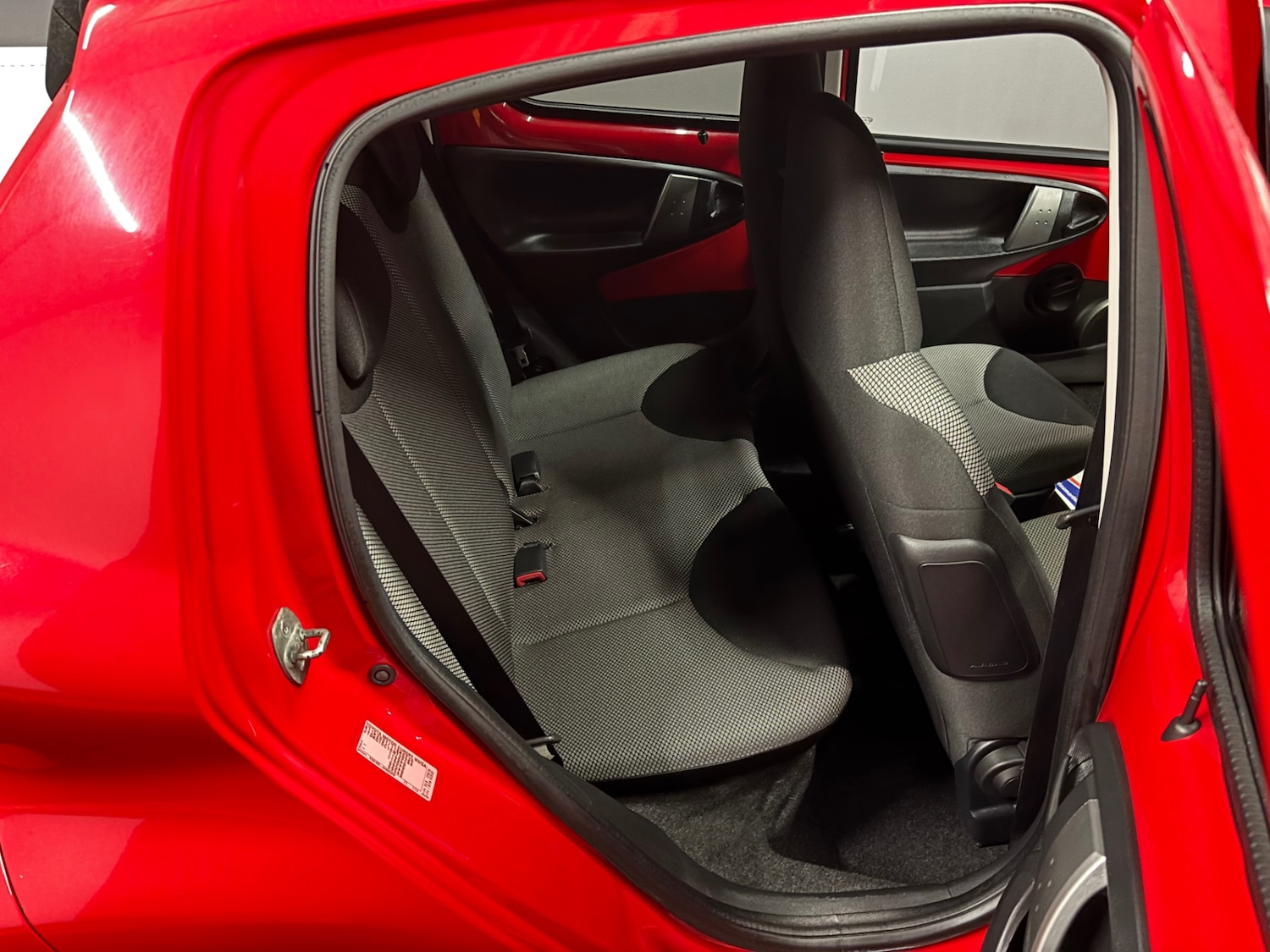 Used Toyota AYGO 2013 for sale - 76168439: Photo 77