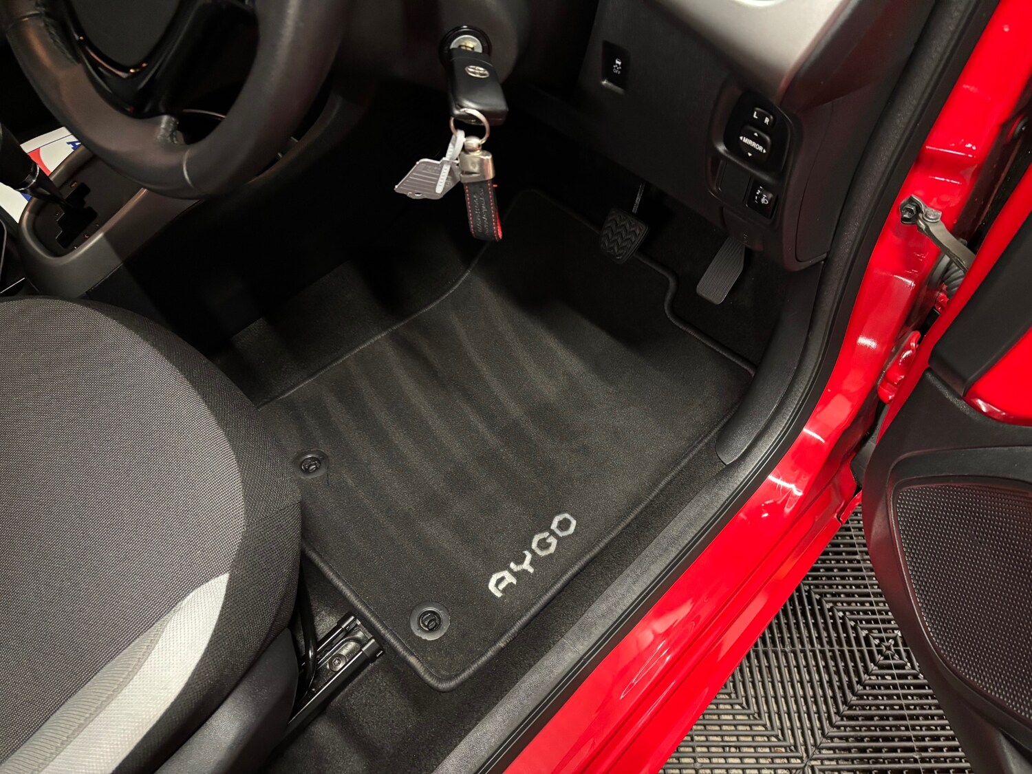 Used Toyota AYGO 2017 for sale - 77228301: Photo 53