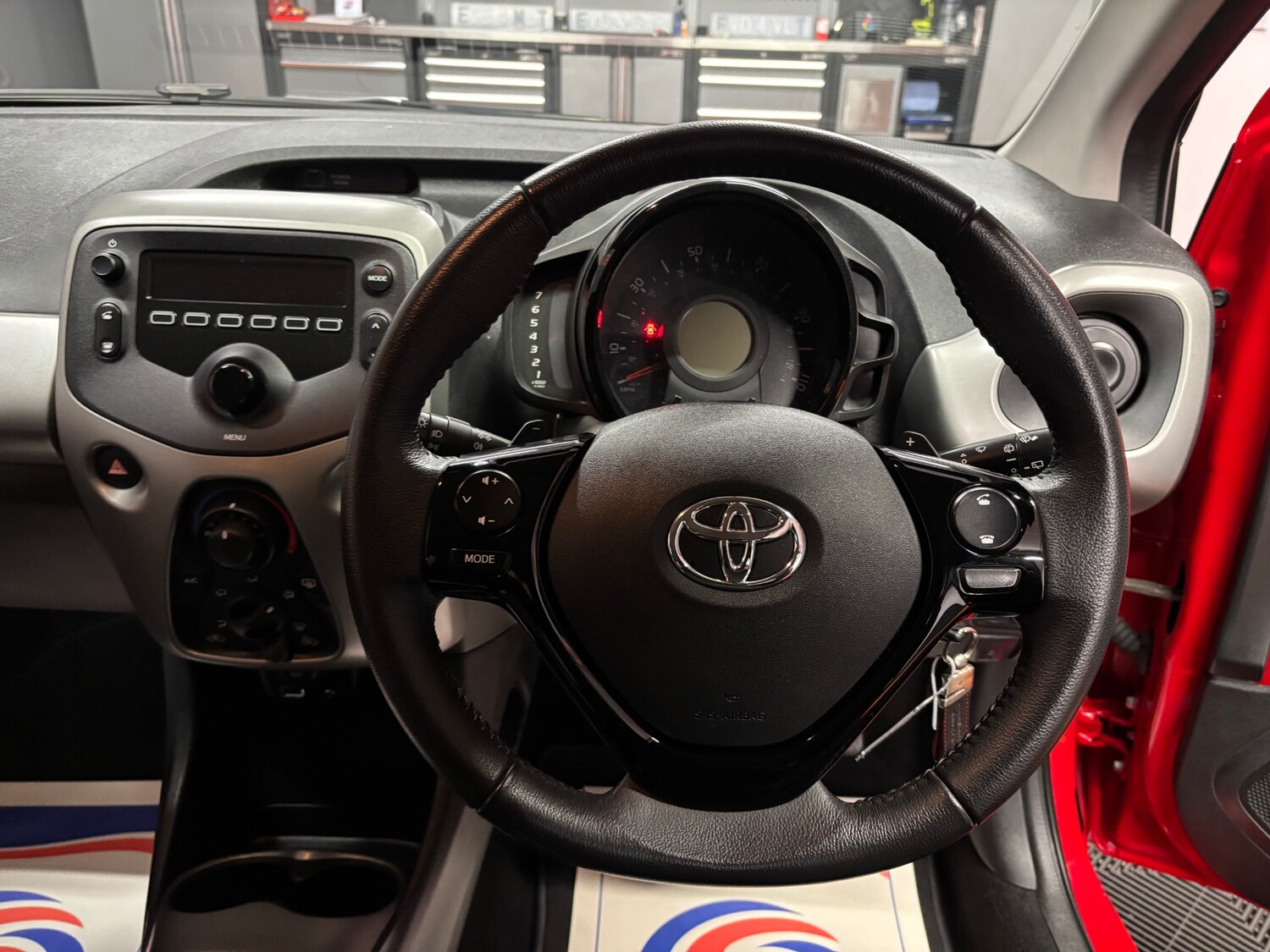 Used Toyota AYGO 2017 for sale - 77228301: Photo 60