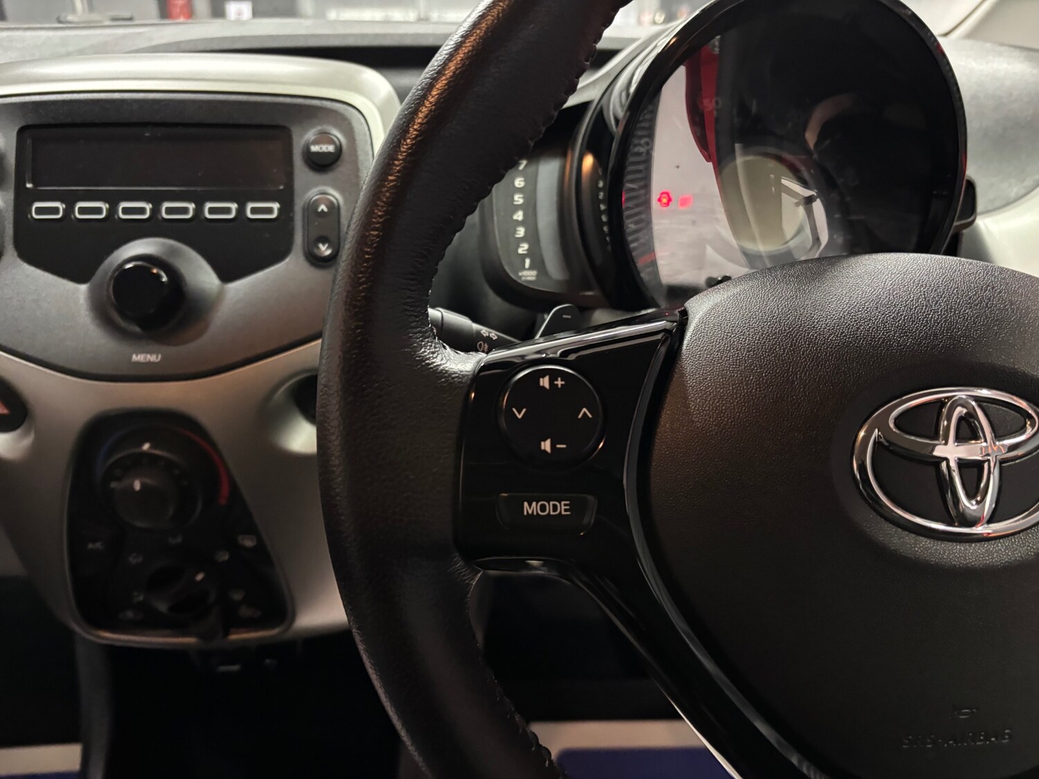 Used Toyota AYGO 2017 for sale - 77228301: Photo 65