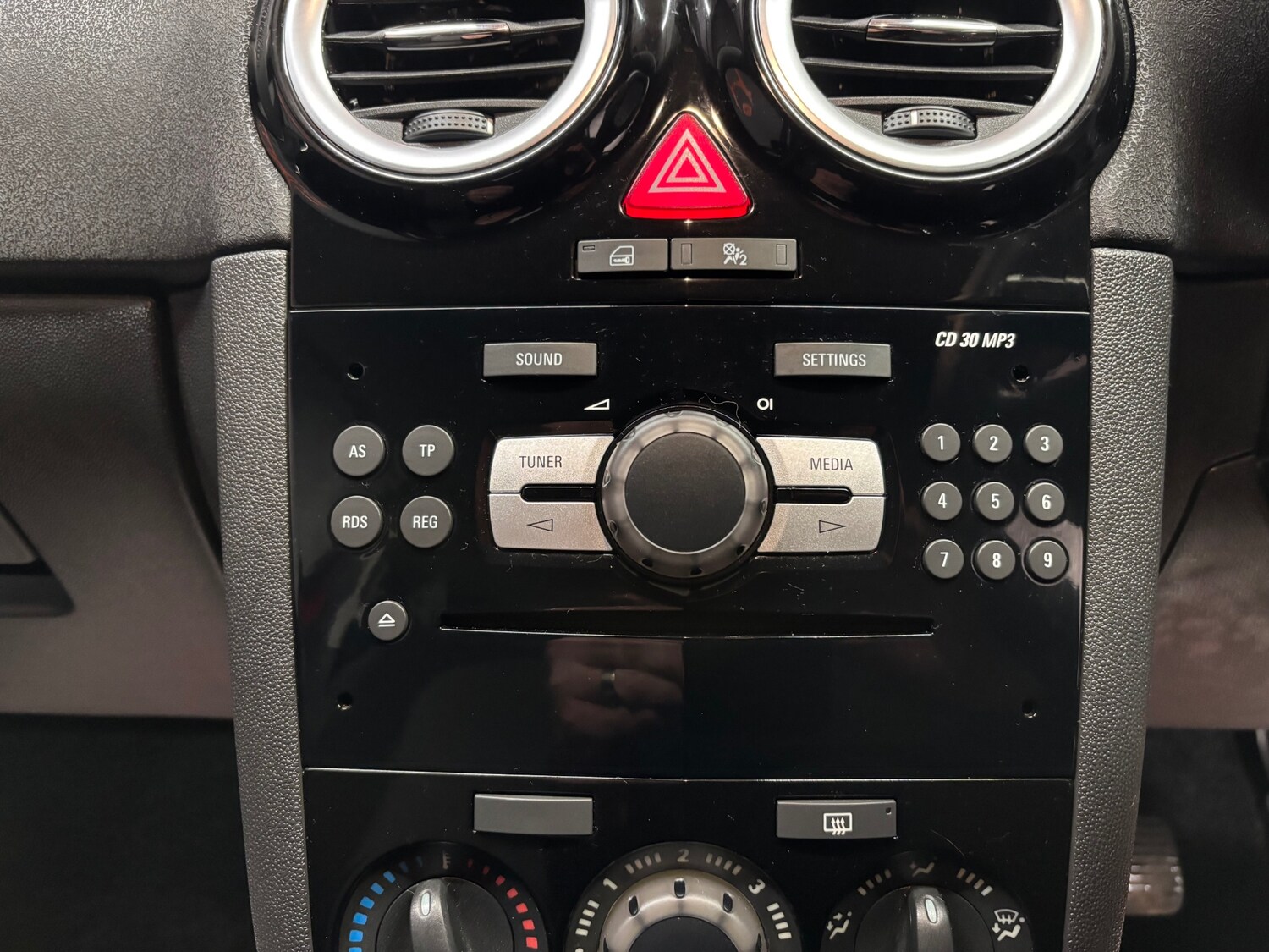 Used Vauxhall Corsa 2013 for sale - 77482639: Photo 54