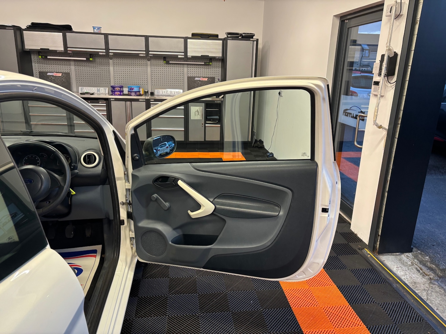 Used Ford Ka 2011 for sale - 76380477: Photo 31