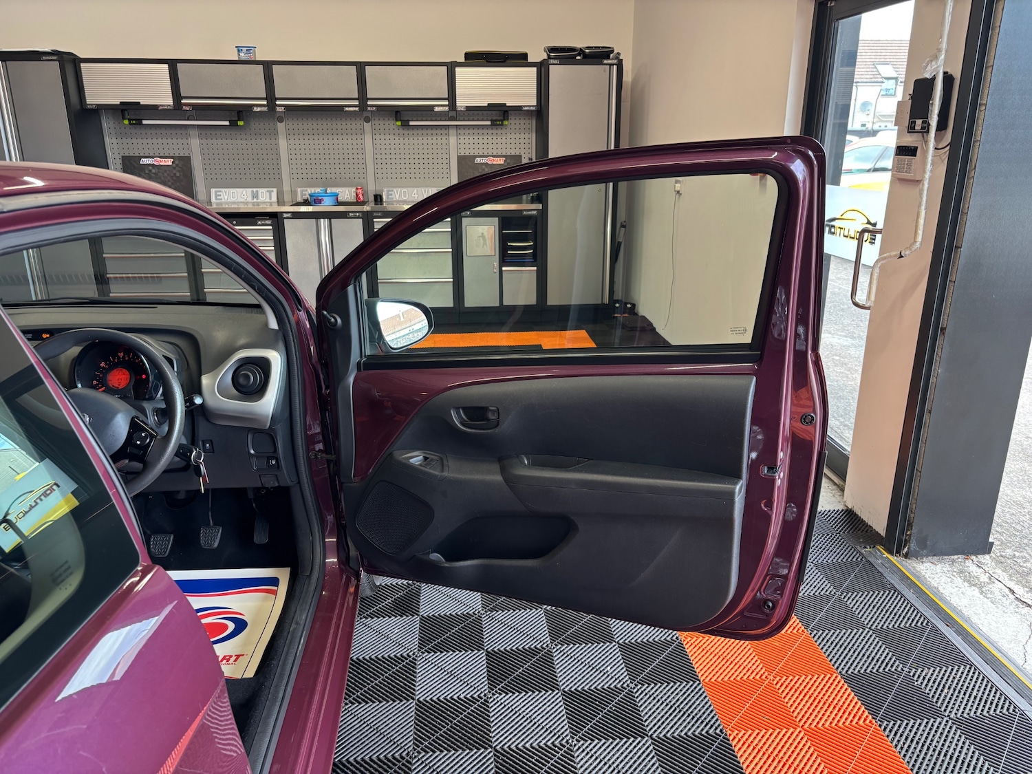 Used Peugeot 108 2014 for sale - 75856273: Photo 32