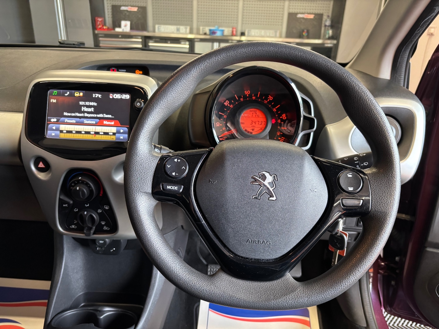 Used Peugeot 108 2014 for sale - 75856273: Photo 37