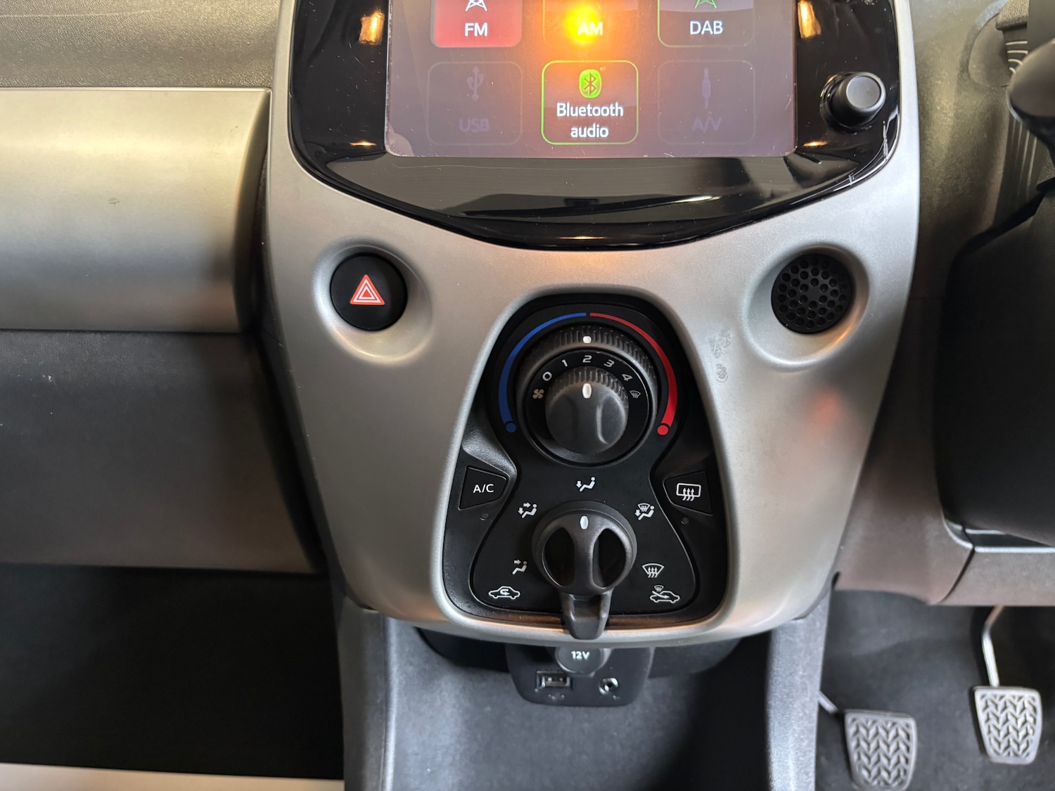 Used Peugeot 108 2014 for sale - 75856273: Photo 41