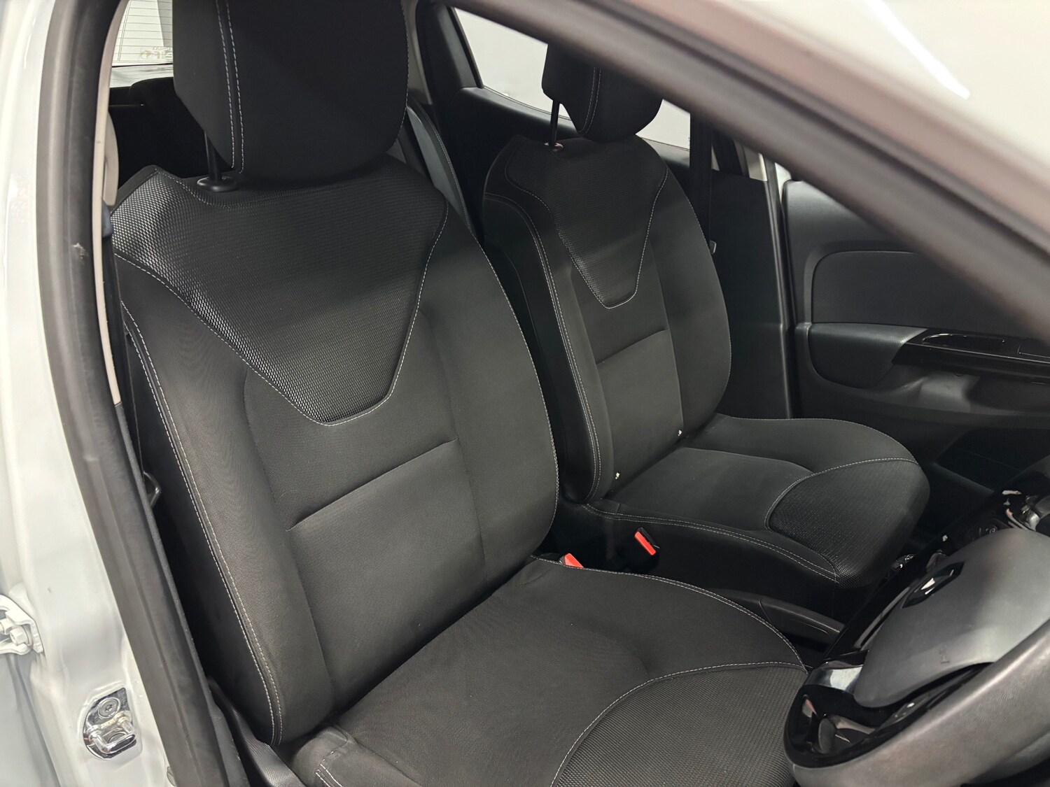 Used Renault Clio 2013 for sale - 77482306: Photo 40