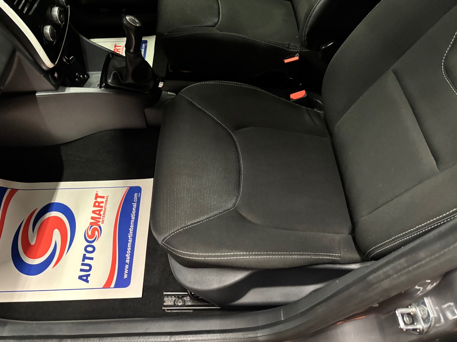 Used Renault Clio 2013 for sale - 77482306: Photo 60