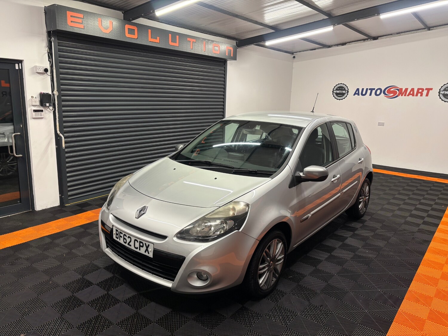 Used Renault Clio 2012 for sale - 76766392: Photo 17