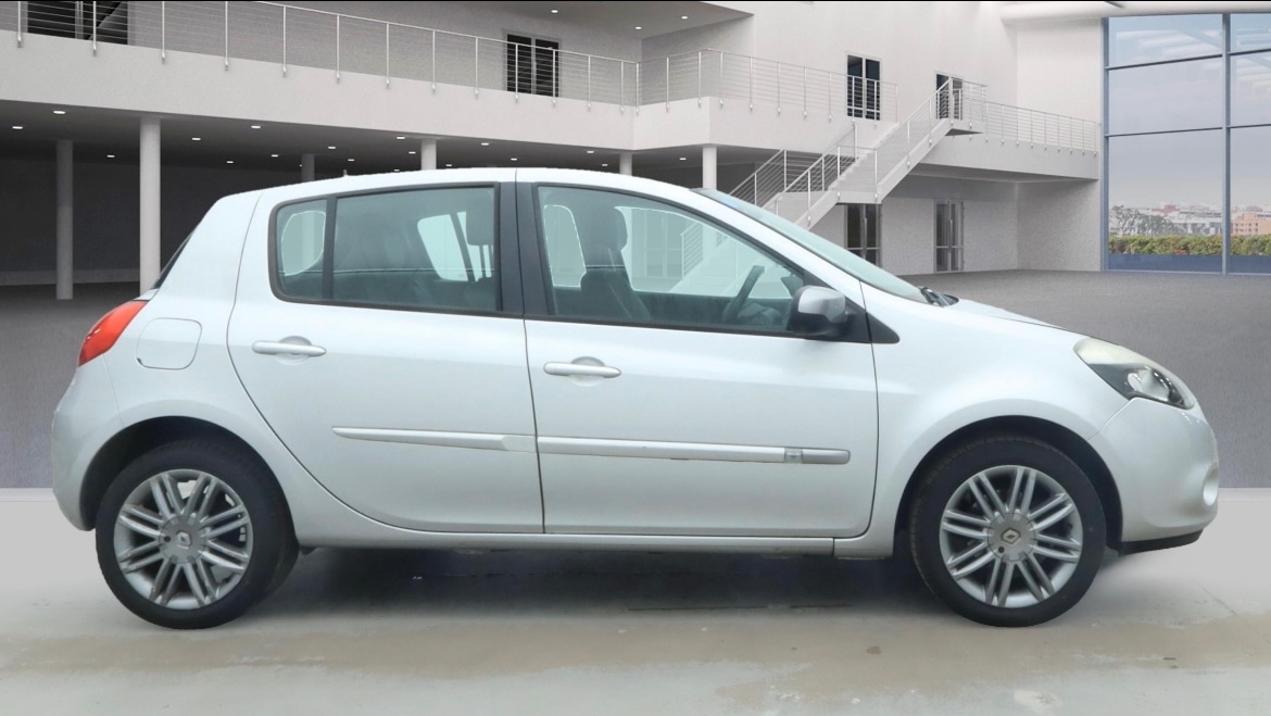 Used Renault Clio 2012 for sale - 76766392: Photo 5