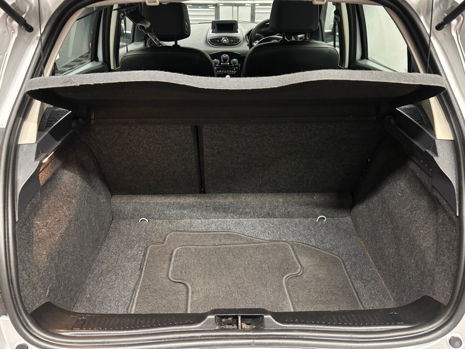 Used Renault Clio 2012 for sale - 76766392: Photo 59