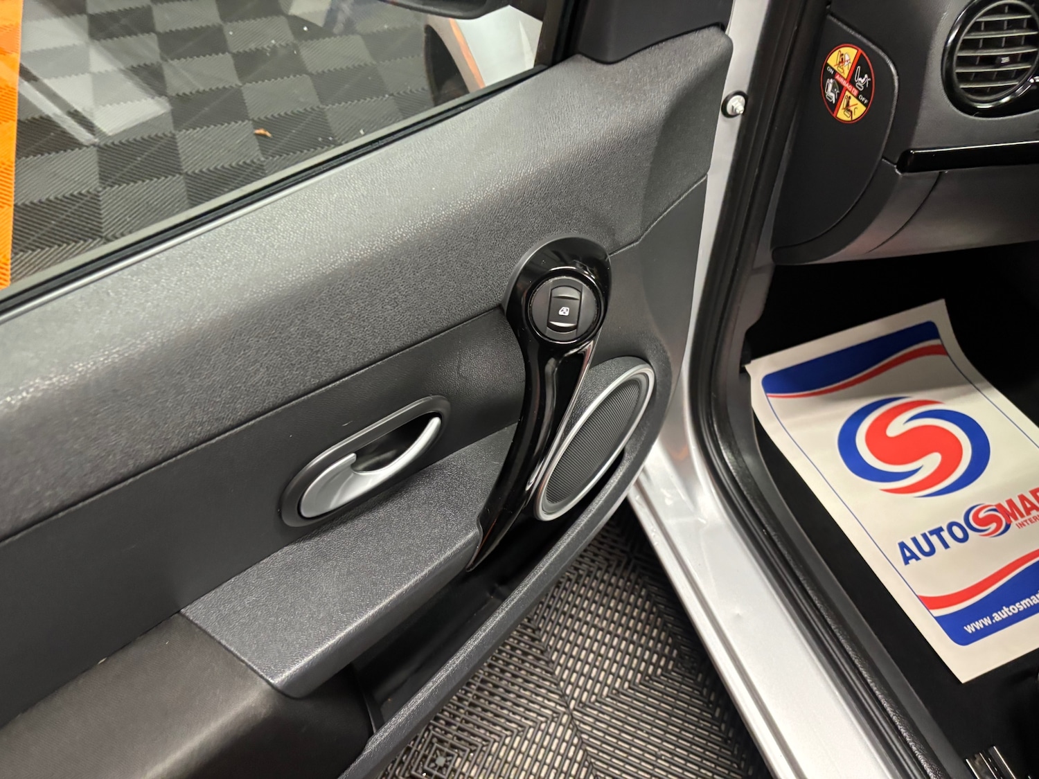 Used Renault Clio 2012 for sale - 76766392: Photo 67