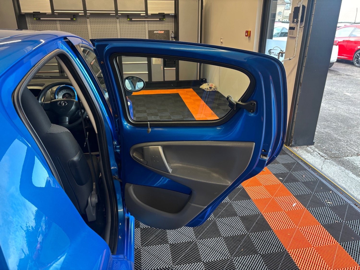 Used Toyota AYGO 2009 for sale - 76000490: Photo 45