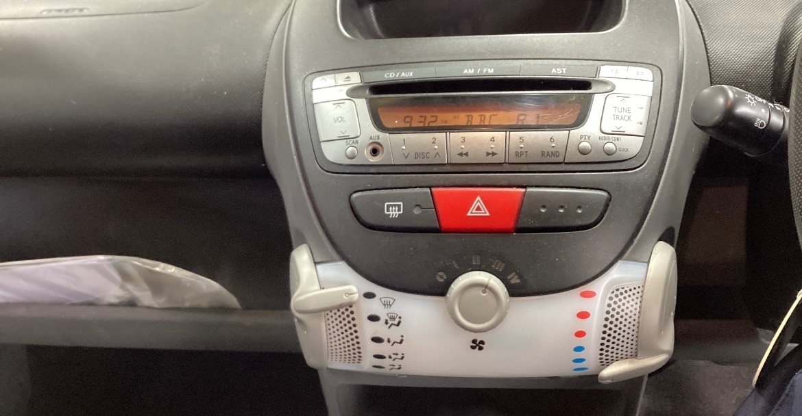 Used Peugeot 107 2010 for sale - 76187378: Photo 11