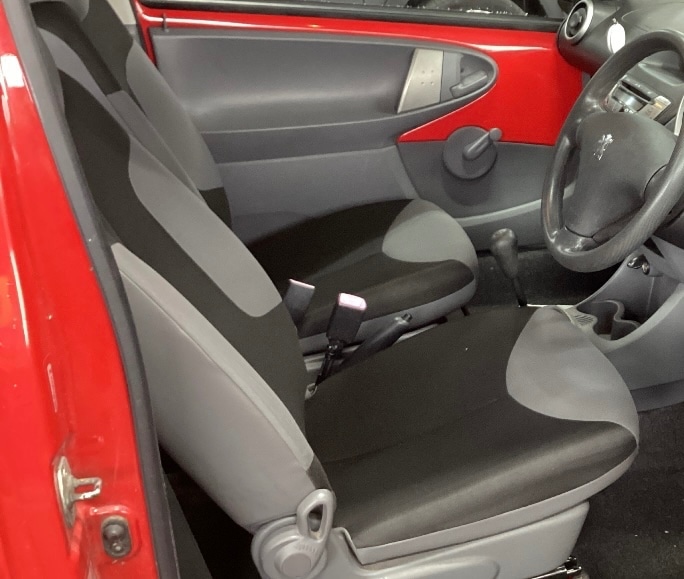 Used Peugeot 107 2010 for sale - 76187378: Photo 9