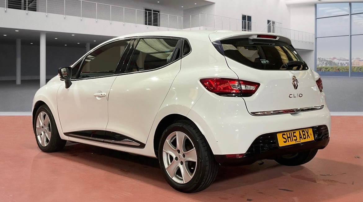 Used Renault Clio 2015 for sale - 76379453: Photo 2