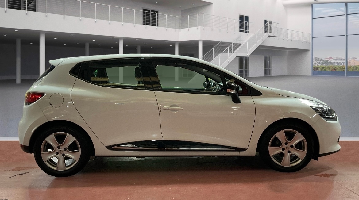 Used Renault Clio 2015 for sale - 76379453: Photo 6