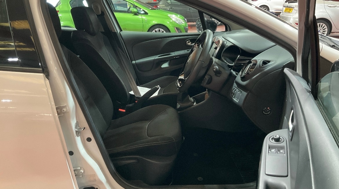 Used Renault Clio 2015 for sale - 76379453: Photo 9