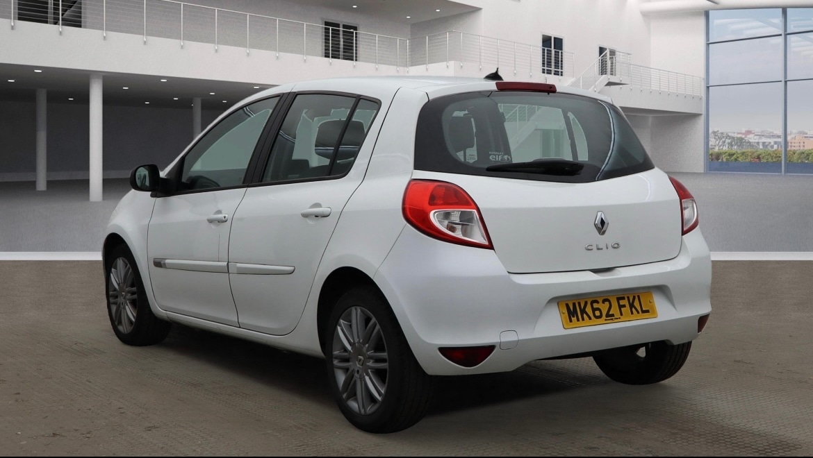 Used Renault Clio 2012 for sale - 76765010: Photo 2