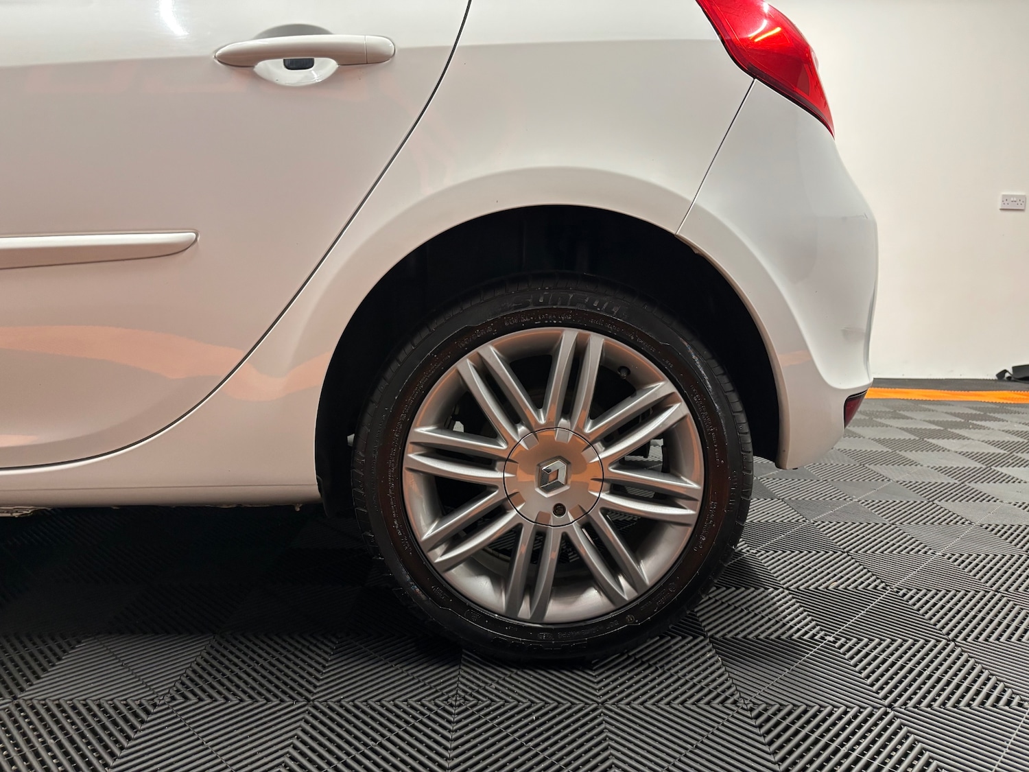 Used Renault Clio 2012 for sale - 76765010: Photo 35