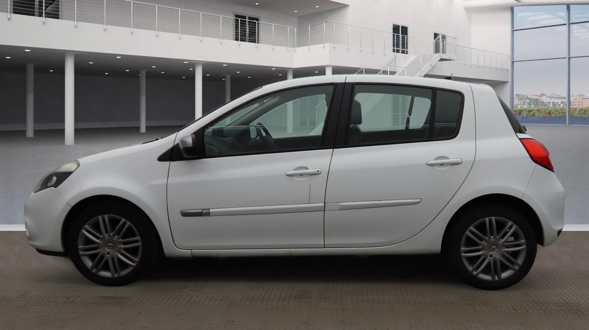Used Renault Clio 2012 for sale - 76765010: Photo 4