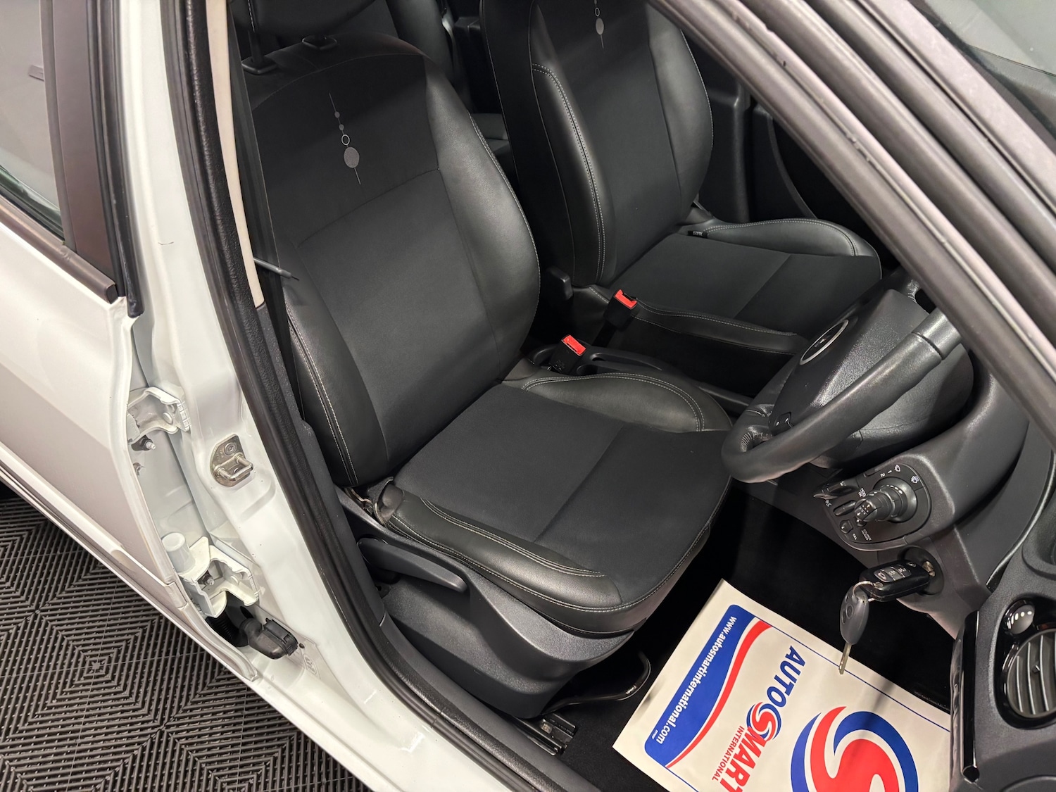 Used Renault Clio 2012 for sale - 76765010: Photo 42