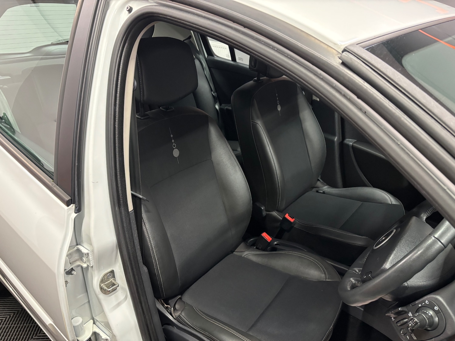 Used Renault Clio 2012 for sale - 76765010: Photo 43