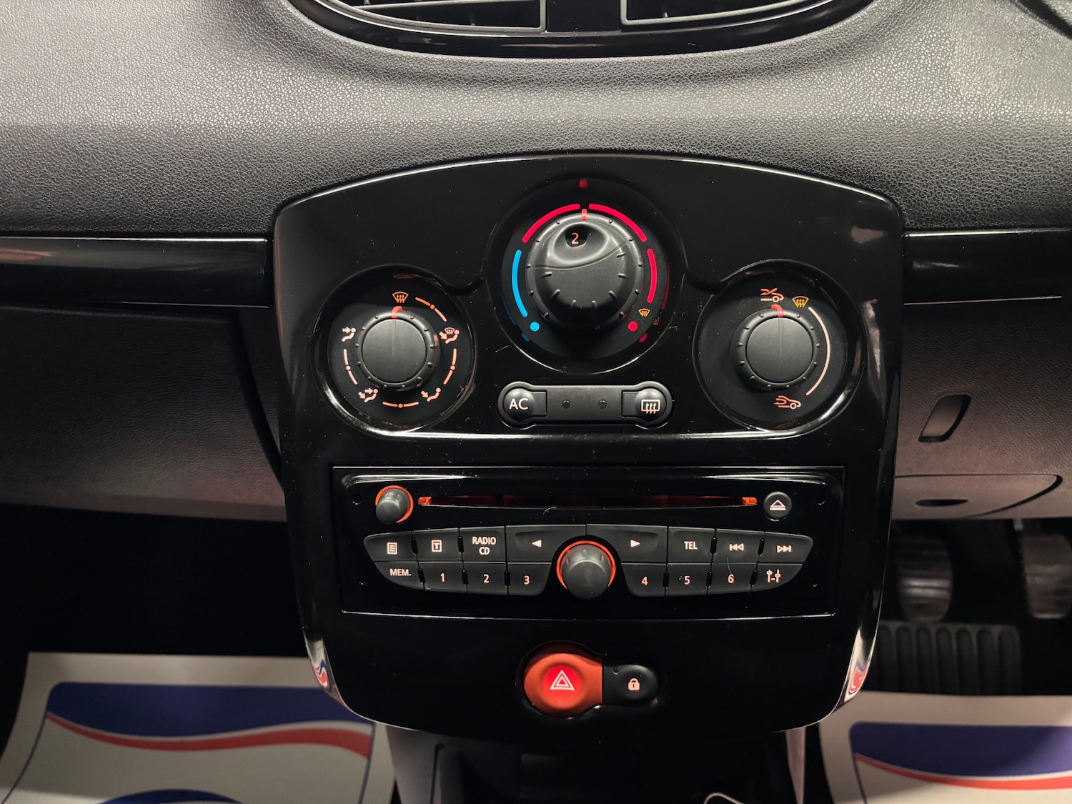 Used Renault Clio 2012 for sale - 76765010: Photo 46