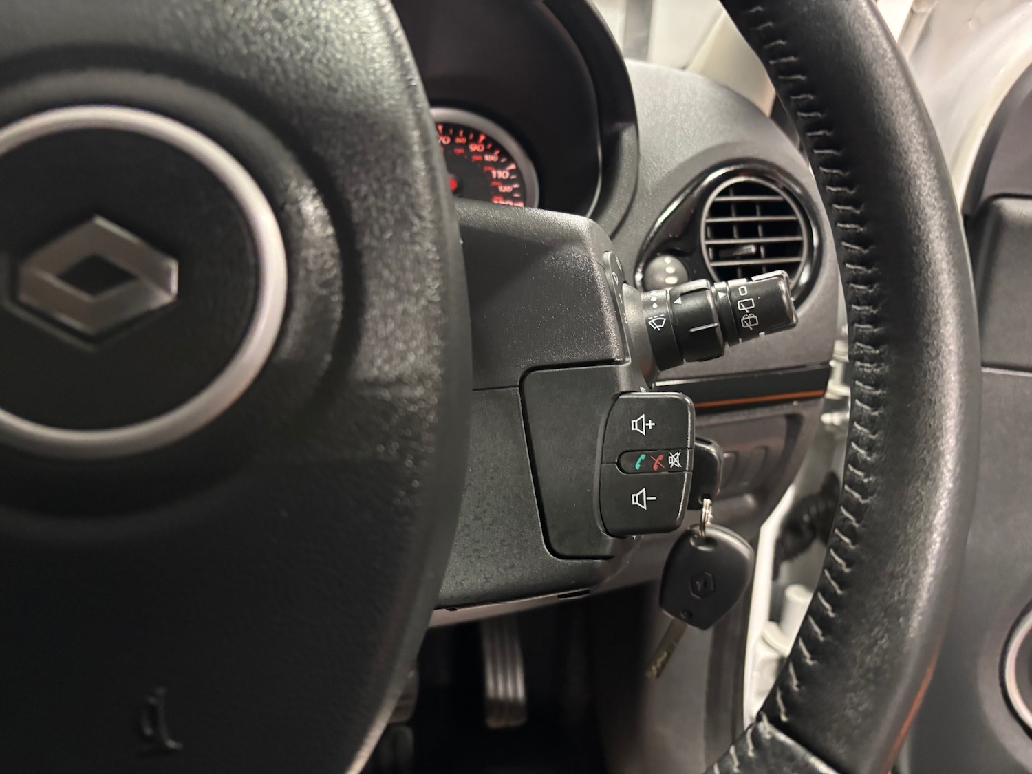 Used Renault Clio 2012 for sale - 76765010: Photo 51