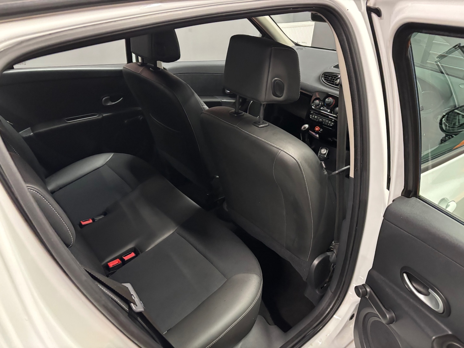 Used Renault Clio 2012 for sale - 76765010: Photo 61