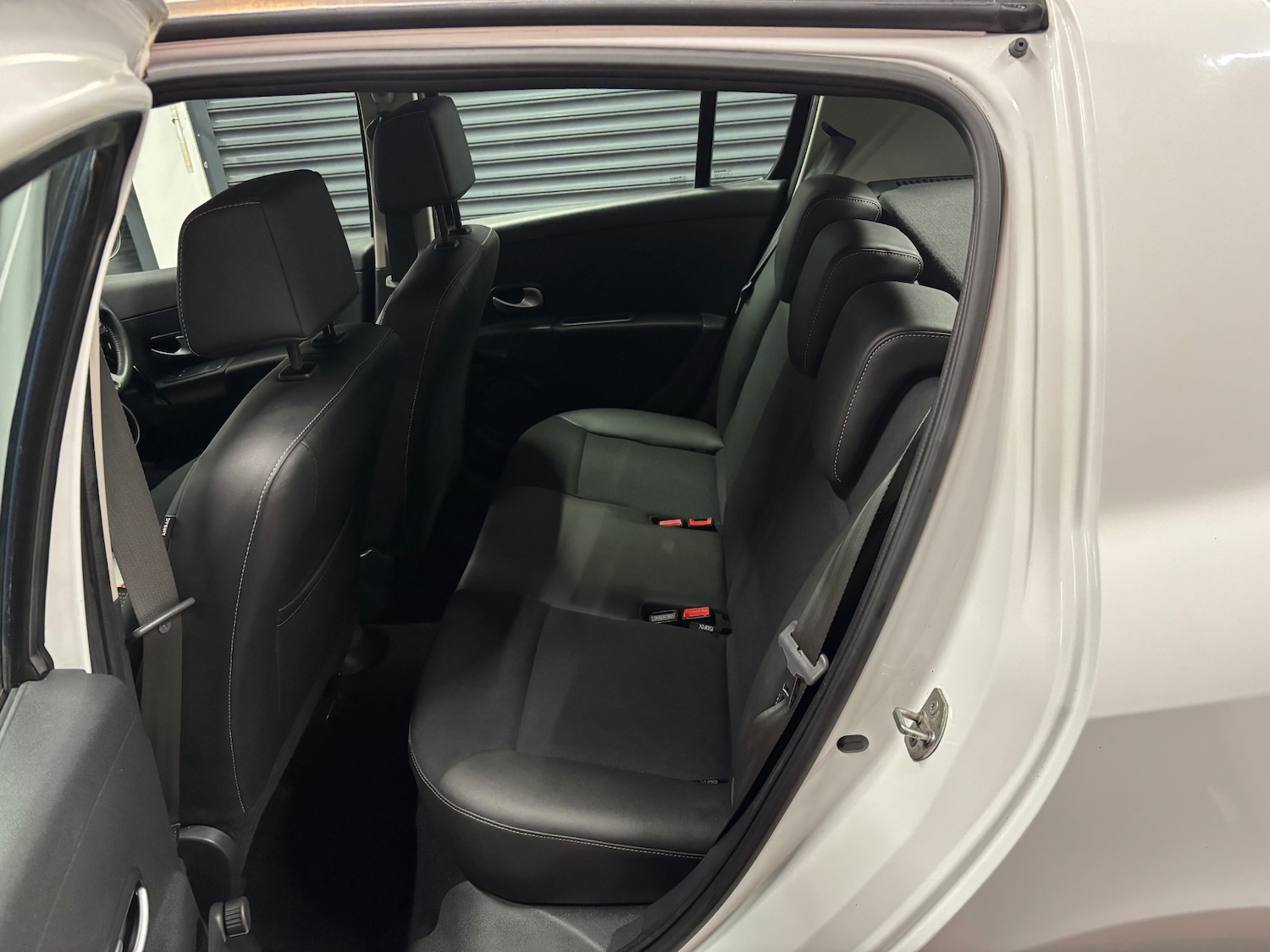 Used Renault Clio 2012 for sale - 76765010: Photo 64