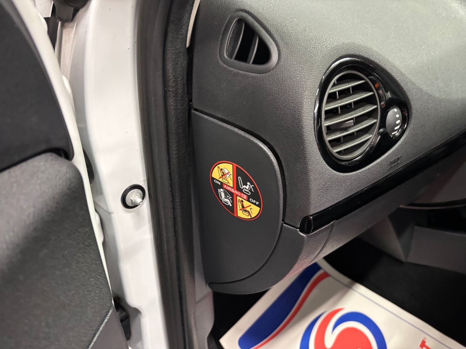 Used Renault Clio 2012 for sale - 76765010: Photo 67