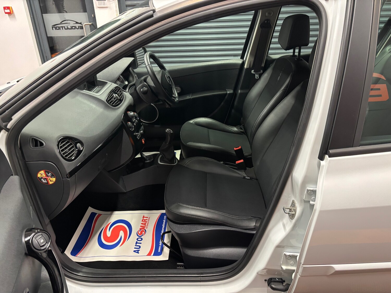 Used Renault Clio 2012 for sale - 76765010: Photo 68