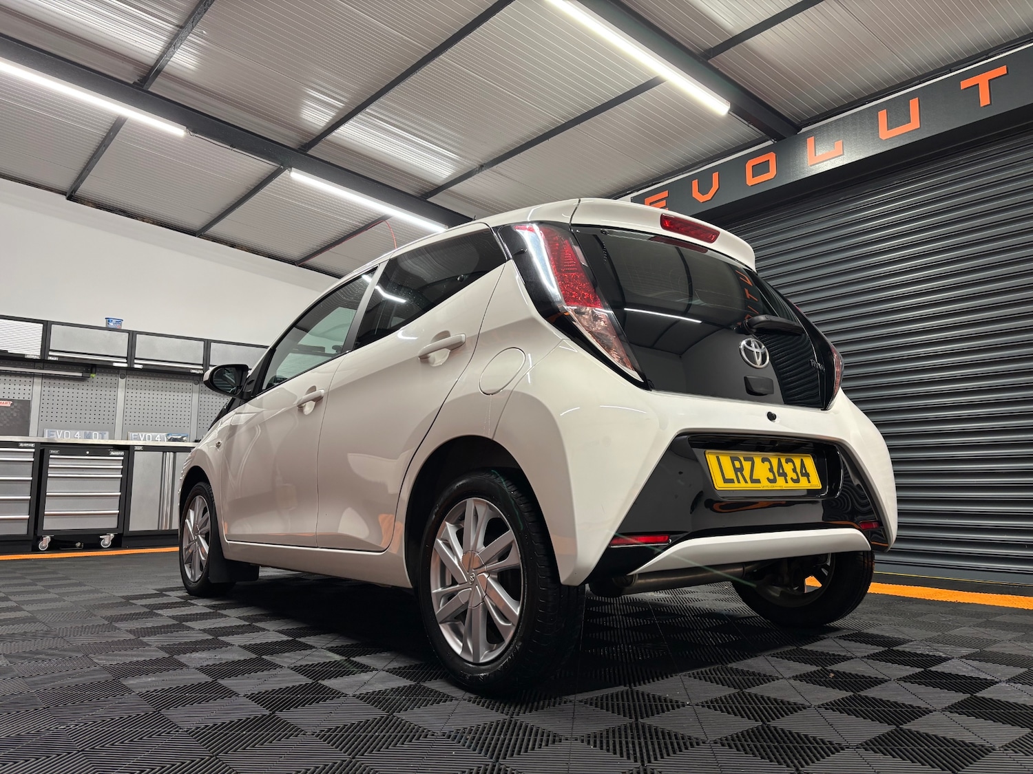 Used Toyota AYGO 2015 for sale - 76000482: Photo 24
