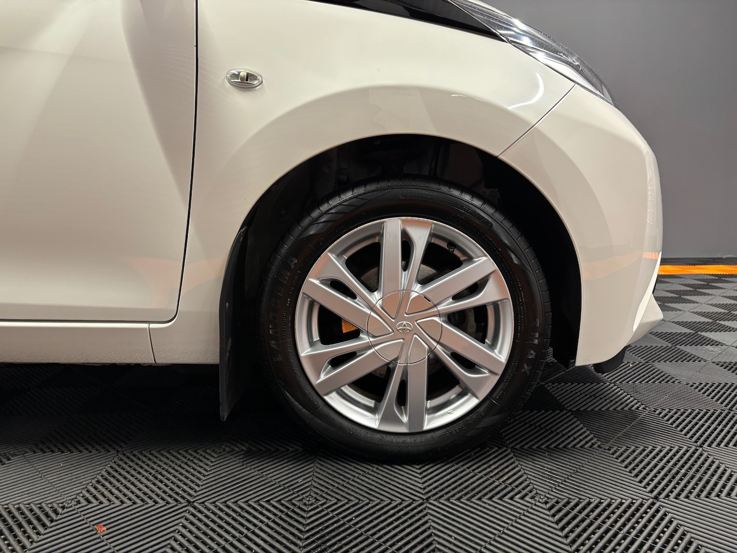 Used Toyota AYGO 2015 for sale - 76000482: Photo 34