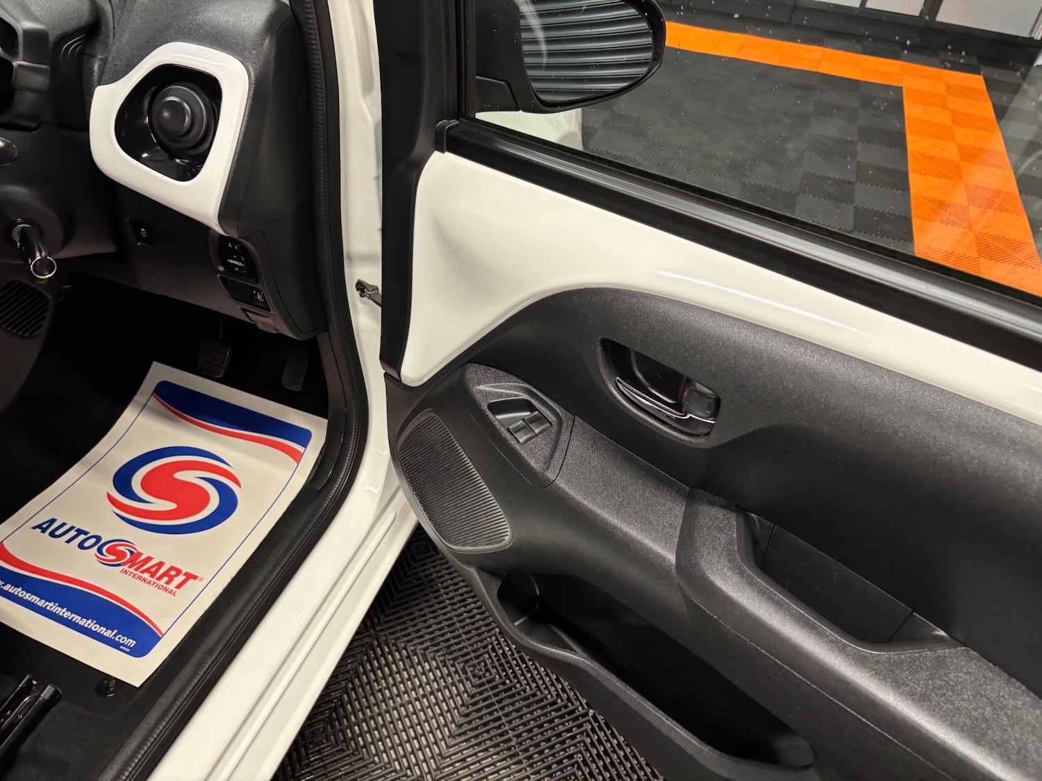 Used Toyota AYGO 2015 for sale - 76000482: Photo 37