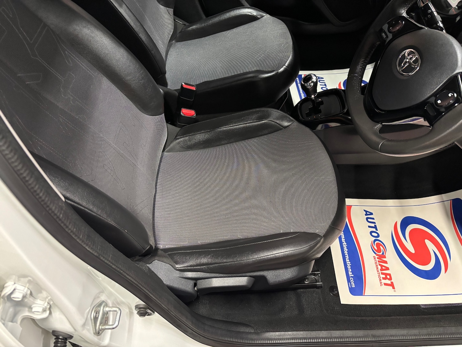 Used Toyota AYGO 2015 for sale - 76000482: Photo 41
